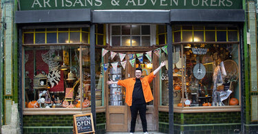 Halloween | Sustainable Spooky Shop Window