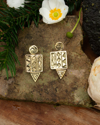 Almasi Stud Earrings