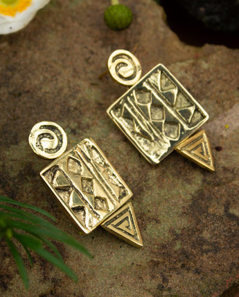 Almasi Stud Earrings